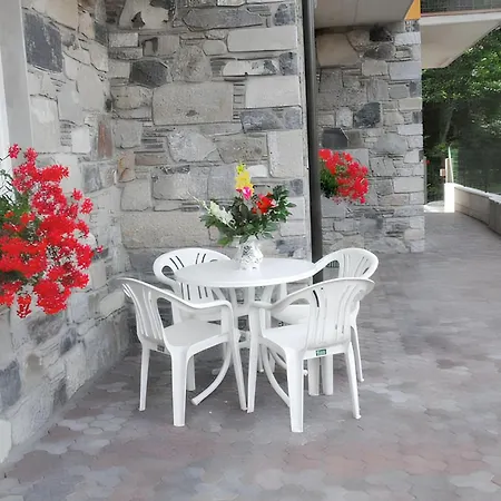 Appartement Cozy In 70 M² With Mountain View Terrace Livo (Lombardy)