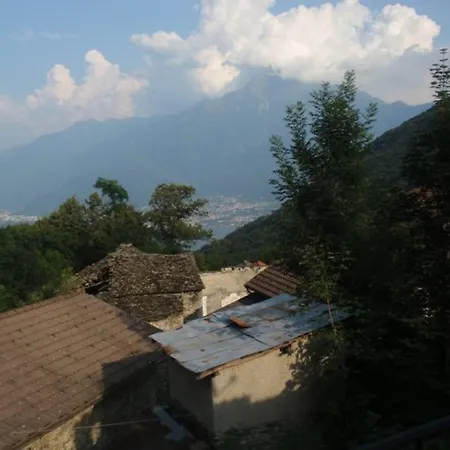 Cozy In 70 M² With Mountain View Terrace Apartamento Livo (Lombardy)