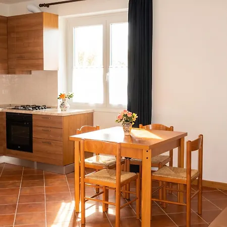 Daire Cozy In 70 M² With Mountain View Terrace Livo (Lombardy)