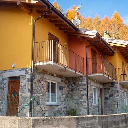Cozy In 70 M² With Mountain View Terrace * Livo (Lombardy)