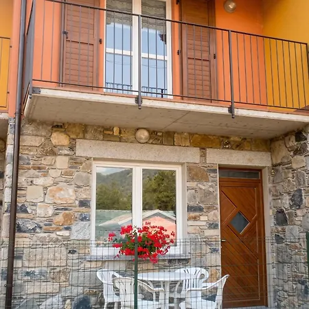 Cozy In 70 M² With Mountain View Terrace Daire Livo (Lombardy)