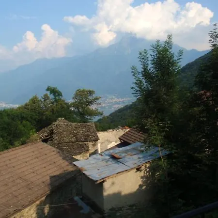 Cozy In 70 M² With Mountain View Terrace Appartement Livo (Lombardy)